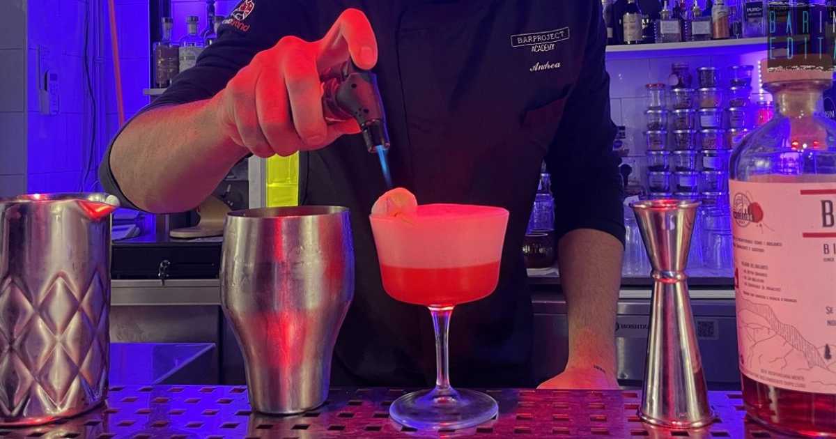 Cocktail, quanti errori: �Il Mojito non si pesta, nello Spritz poca soda e la cannuccia va evitata�